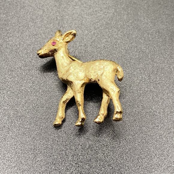 Vintage Napier Fawn Deer Brooch Red Rhinestone Gold Tone - Picture 1 of 7